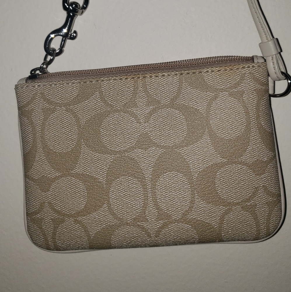 Coach wristlet tan and pink - Picture 3 of 4